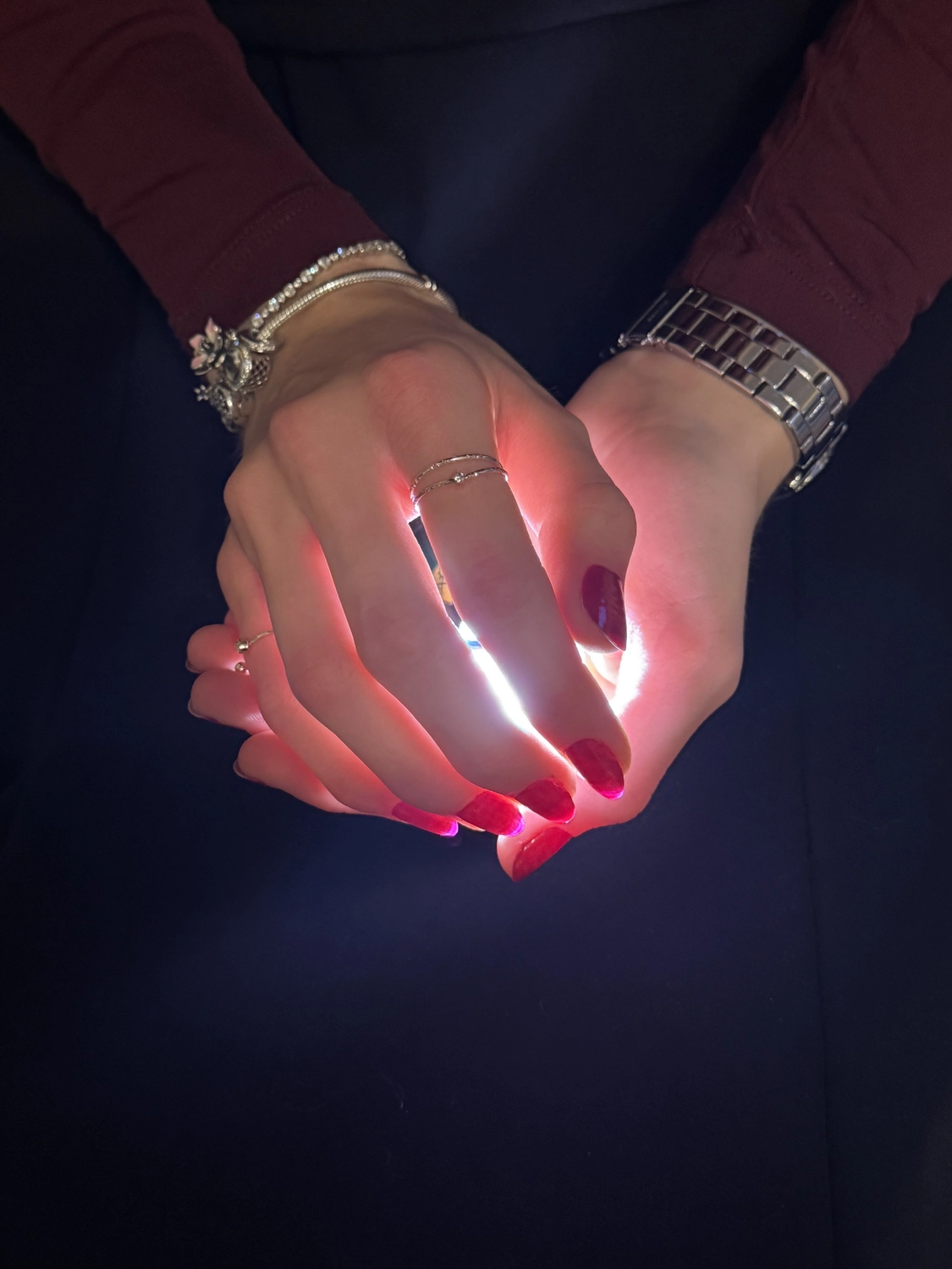 Nicole Bethke - Kartenlegen Mit Lebensberatung - Hands